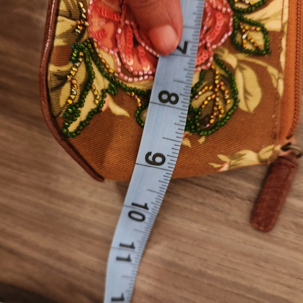 Isabella fiore beaded clutch - Picture 4 of 6